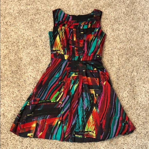 Ellen Tracy Dresses & Skirts - Ellen Tracy Pleated Print Dress 👗